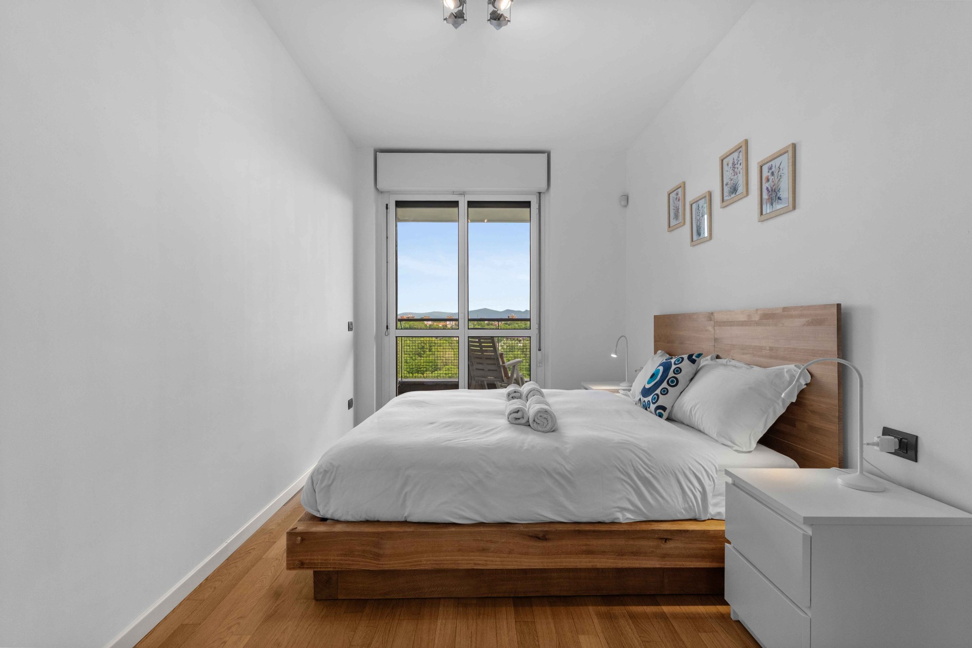 University Apartment -> Fast Wifi And Free Parking